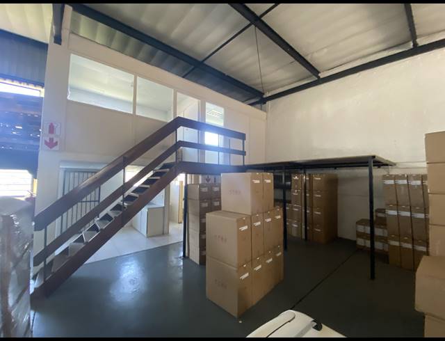 252M² WAREHOUSE TO LET IN BRIARDENE